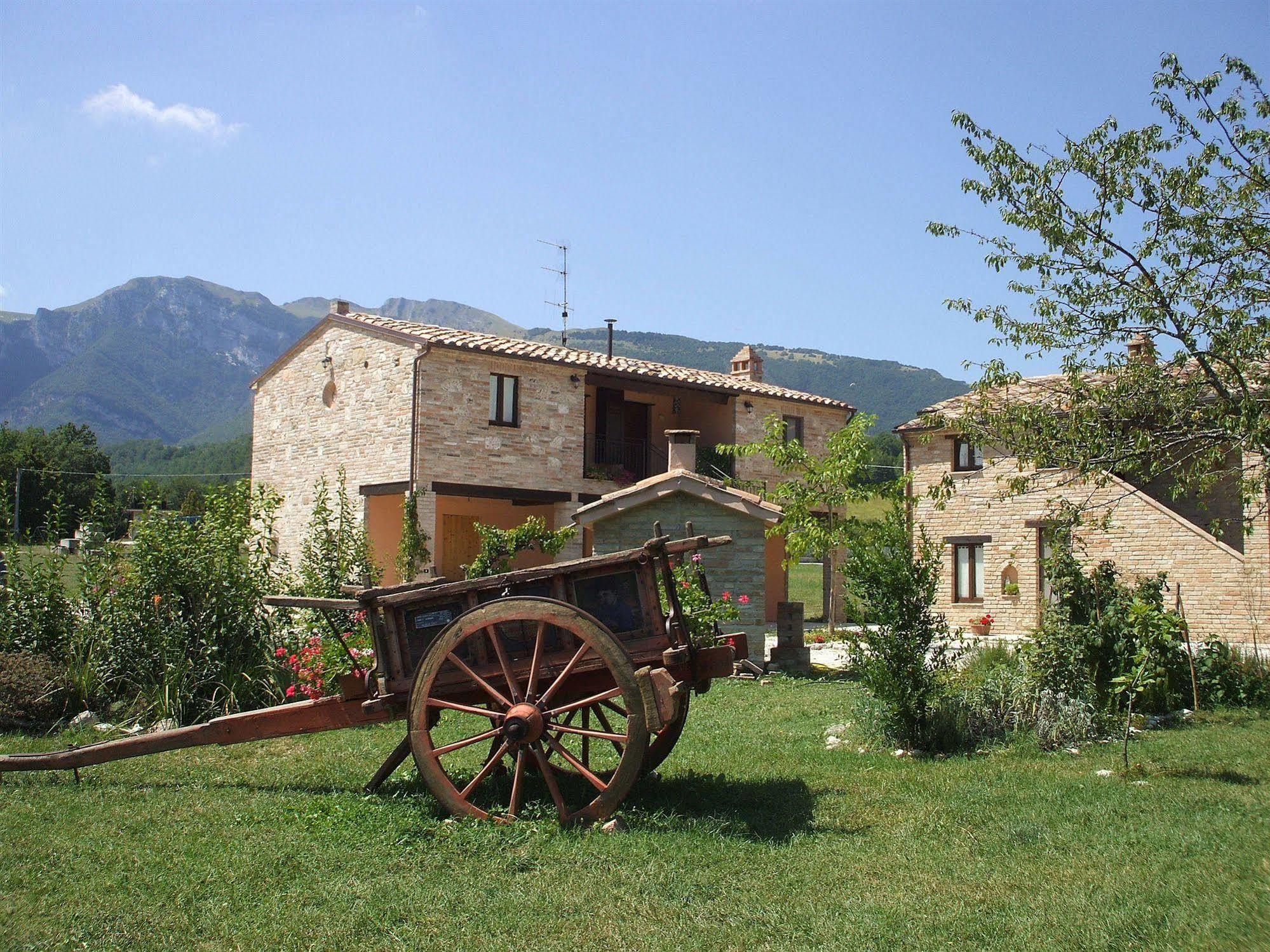 Antica Dimora Pension Sarnano Buitenkant foto